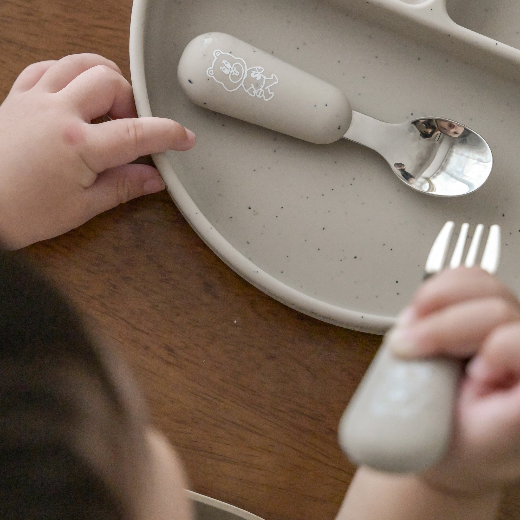 サトーくん Baby Meal Set|離乳食プレート&カトラリー&シリコンビブ 出産祝いギフト