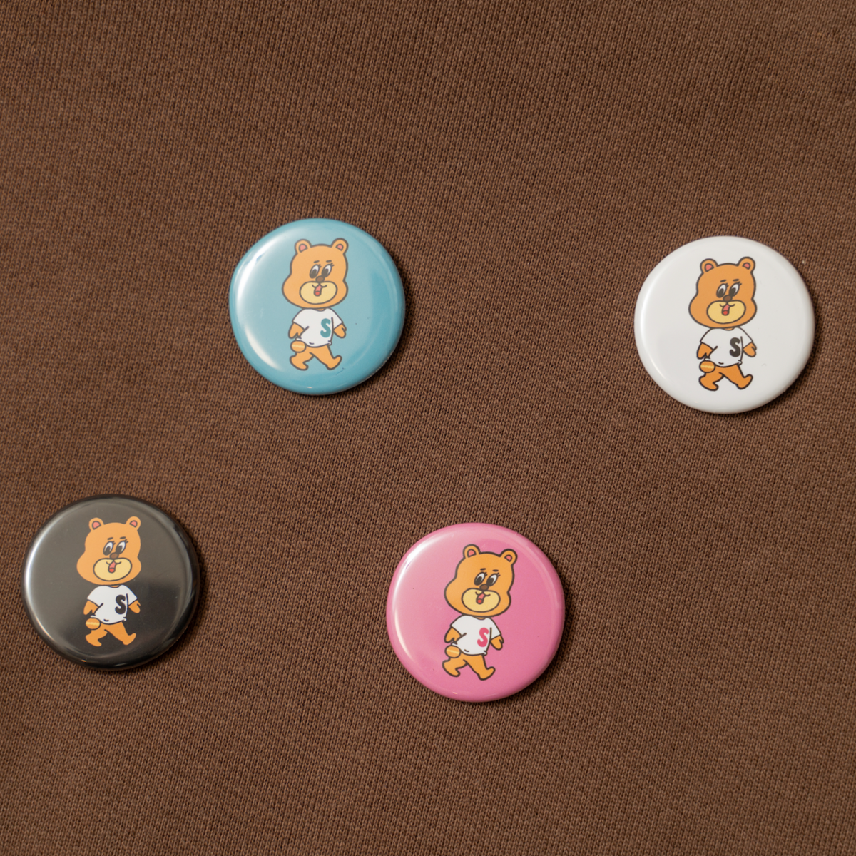 りな】暇72 トレーナー、缶バッジ、プロマイドセット サトーくん りな】暇72 トレーナー、缶バッジ、プロマイドセット サトーくん