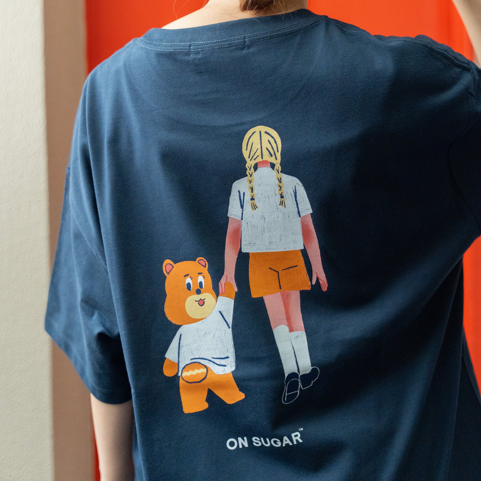 ON SUGAR × Yui Shiraishi｜コラボTシャツ “手をつないで”