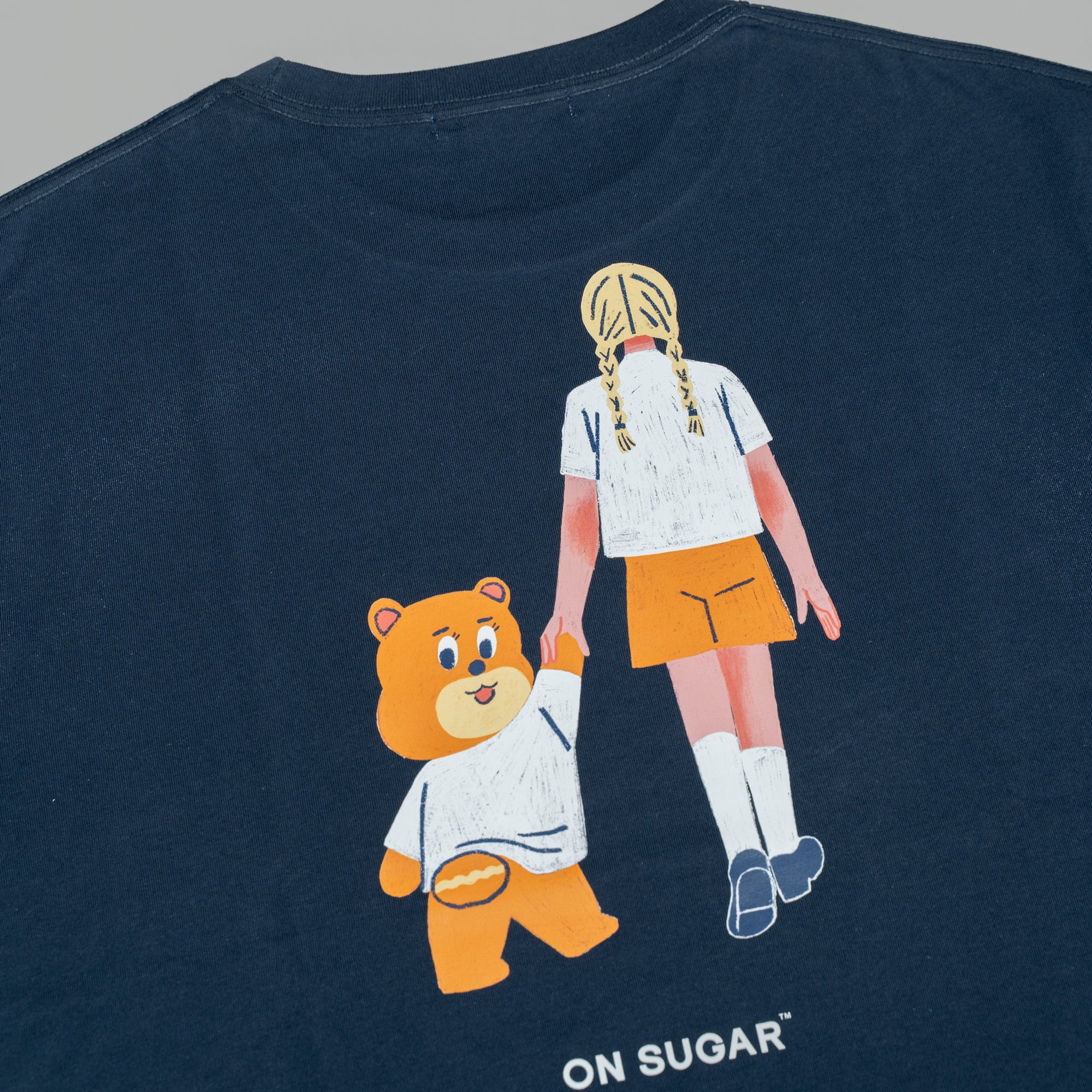 ON SUGAR × Yui Shiraishi｜コラボTシャツ “手をつないで”
